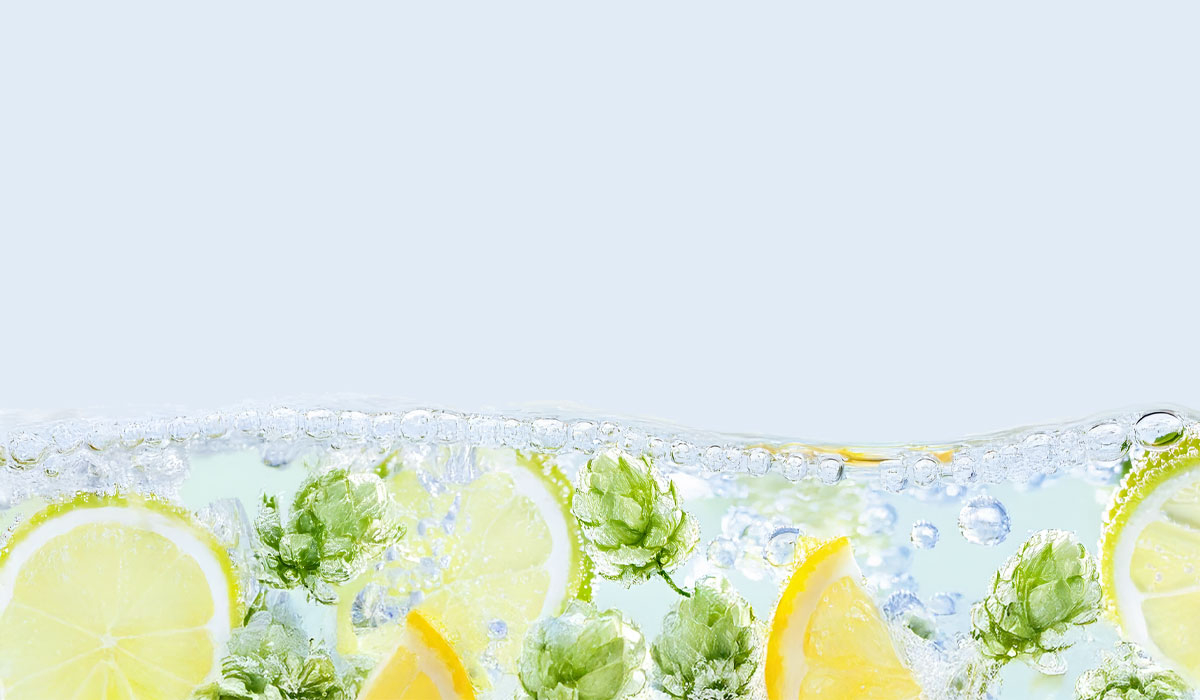 Water with lemon and hops